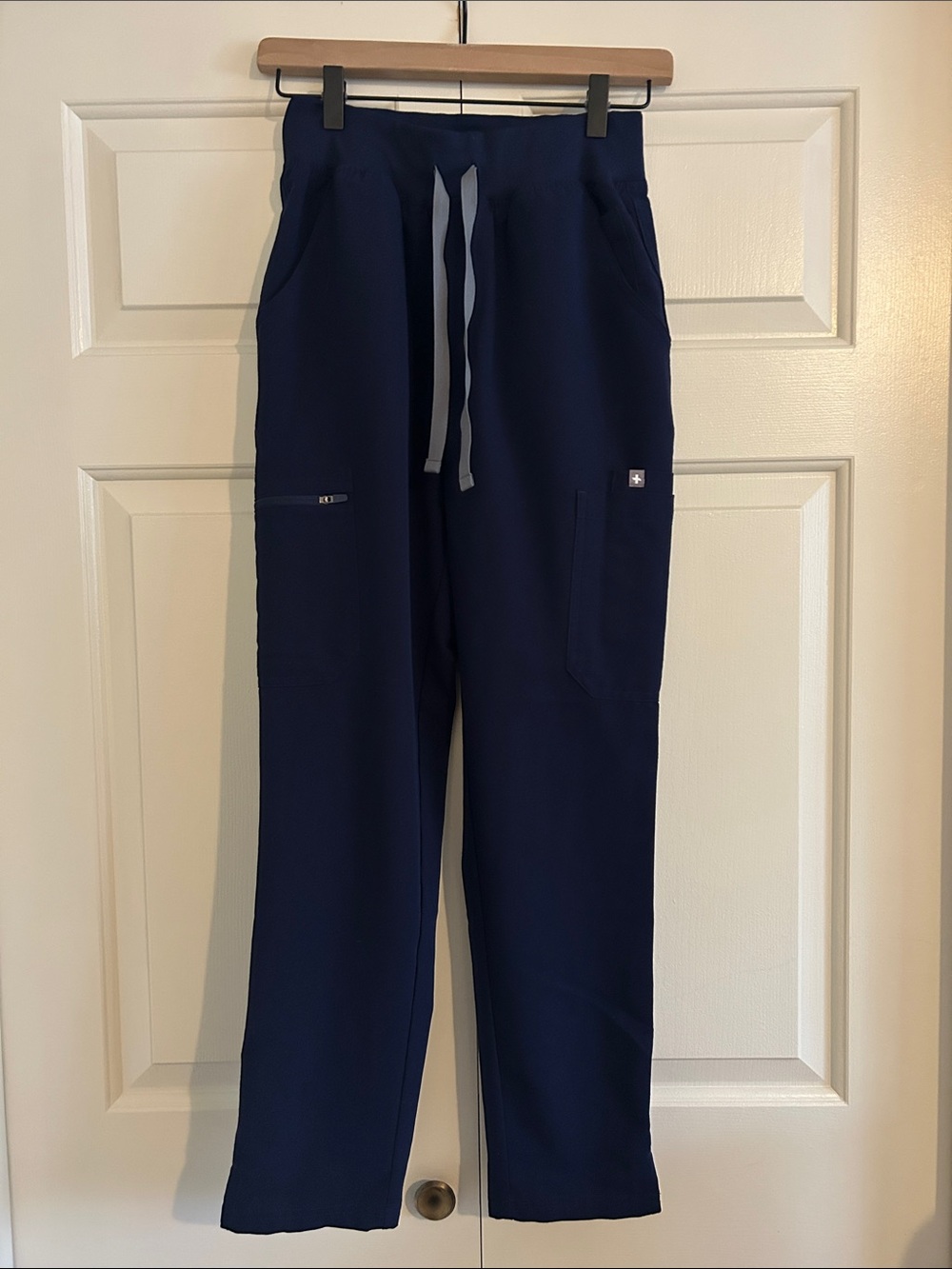 Figs Women’s Yola High-Rise Slim Scrub Pant Navy with Gray Drawstring, XS/P